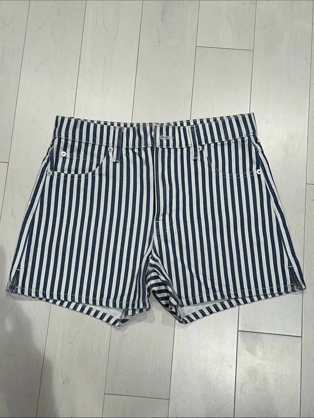 Frame Denim Navy and White Striped Jean Shorts - size 24